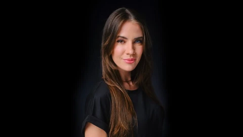 Hero image for Benzinga: Meet the Woman VP Redefining Standards in the Vape Industry